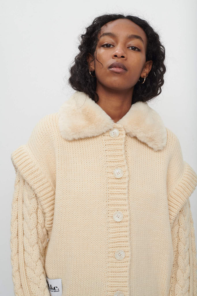 Jakke Carrie Knitted Cardigan With Fur Collar Cream Bach&Co