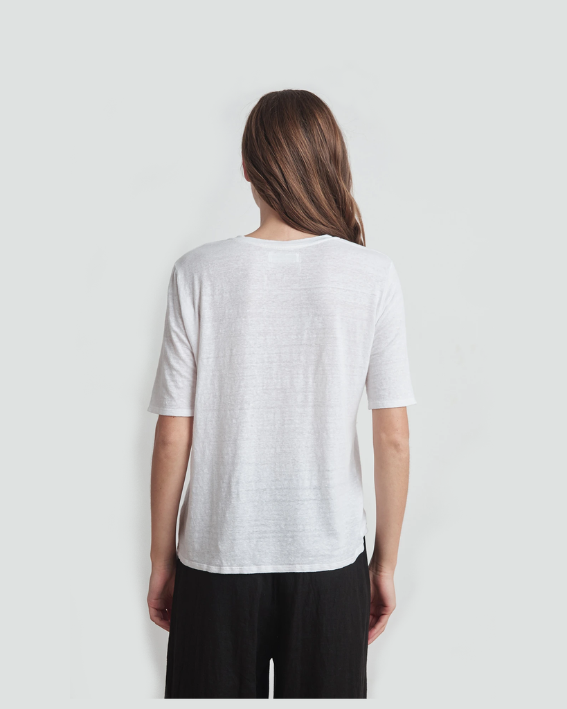 Velvet Stefani Linen Knit V Neck T-Shirt White Bach&Co 02